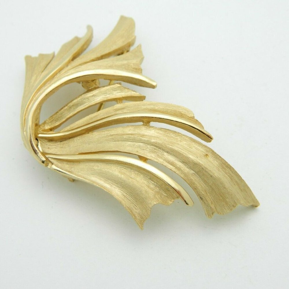 CROWN TRIFARI Textured Abstract Modern Openwork - Picture 2 of 4